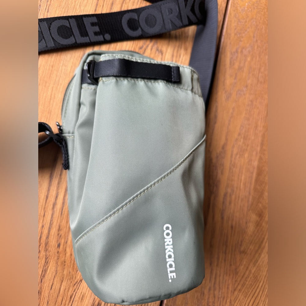 Corkcicle Zippered Water Bottle Bag